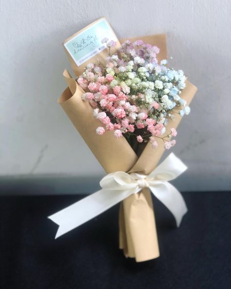 Tiny Bouquet Of Flowers, Small Bunch Of Flowers, Baby Breath Bouquet, Mini Flower Bouquet, Teacher Gift Card, Mini Bouquet, Flower Bouquet Diy, Flower Gift Ideas, Boquette Flowers