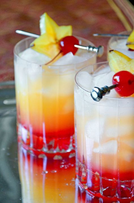 Limoncello Drinks, Limoncello Cocktails, Limoncello Recipe, Cherry Cocktail, Boozy Drinks, Cocktail Drinks Recipes, Alcohol Drink Recipes, Drinks Alcohol Recipes, Alcohol Recipes