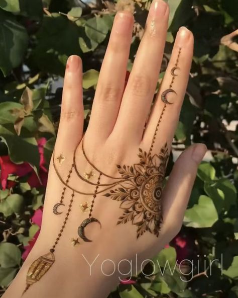 Simple Henna Designs Hand, Tattoo Designs Henna, Henna Tattoo Design, Cute Henna Designs, Black Things, Inai Pengantin, Tattoos Henna, Jagua Henna, Henna Designs Wrist