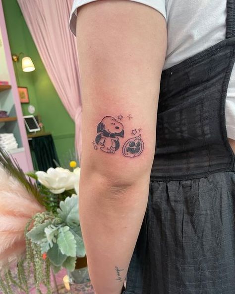 Medium Halloween Tattoos, Snoopy Halloween Tattoo, Halloween Snoopy Tattoo, Pochacco Tattoo, Cute Jackolantern Tattoo, Great Pumpkin Tattoo, Small Snoopy Tattoos For Women, Halloweentown Pumpkin Tattoo, Peanuts Tattoo