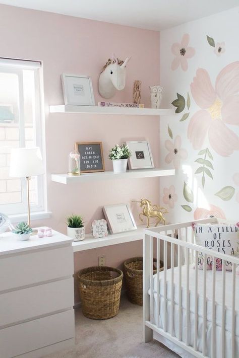 35 Nursery Shelf Decor Ideas & Styling Tips Pink Nursery Room, Nursery Shelf Decor, Whimsical Nursery, Nursery Shelves, Girl Nursery Room, Baby Room Design, Bilik Tidur, Nursery Baby Room