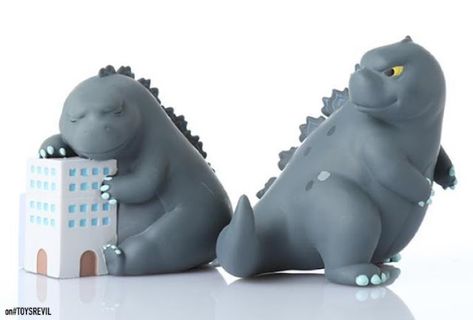 "GODZILLA: King of the Monsters" Q Edition Figures Are ADORABLE! Godzilla Toys, Godzilla King Of The Monsters, Sci Fi Anime, Anime Animation, Dreamworks Trolls, Clay Art Projects, Rubber Ducky, Superhero Movies, Stinger