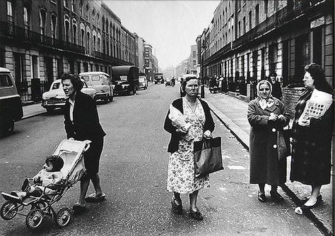 Roger Mayne, Women, Southam Street, North Kensington, 1961 Roger Mayne, Fred Herzog, Spencer Tunick, North Kensington, Herbert List, Straight Photography, Mary Ellen Mark, Lee Friedlander, William Wegman