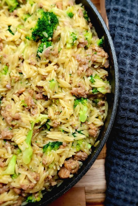 A 30-minute one-pot meal made with sausage, broccoli, parmesan cheese, and orzo pasta #30minutemeals #onepotmeals #sausageandpasta #pastanight Sausage And Broccoli Pasta, Sausage Broccoli Pasta, Broccoli Parmesan, Broccoli Sausage, Sausage And Broccoli, Sausage Broccoli, Pasta Homemade, Orzo Recipes, Sausage Recipe