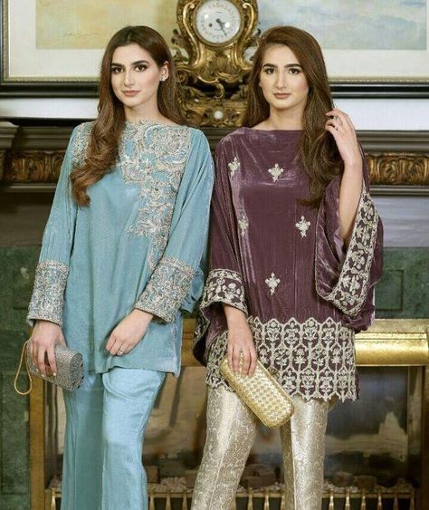 HACER Velvet Pakistani Dress, Velvet Dresses Outfit, Shadi Dresses, Nikkah Dress, Velvet Dress Designs, Pakistani Party Wear, Frock Fashion, Simple Kurta Designs, Pakistani Fashion Casual