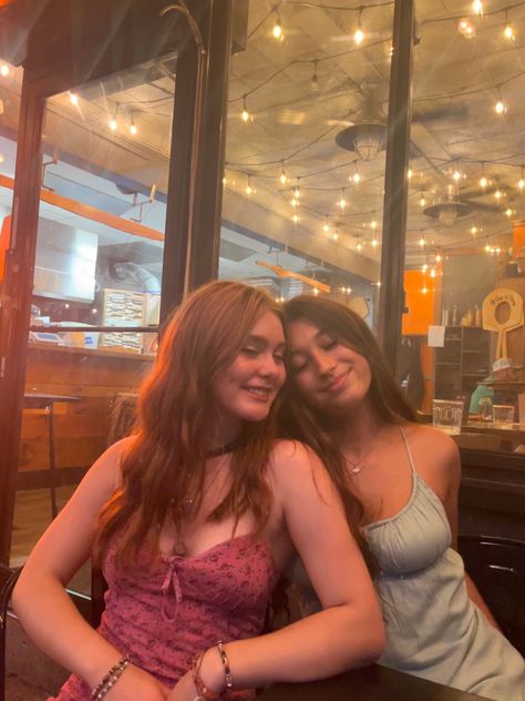 Brunette And Redhead Best Friends, Brunette And Red Head Best Friends, Ginger And Brunette Friends Aesthetic, Want A Girlfriend, Red Brown Hair, Love My Sister, Ginger Girls, Best Friends Aesthetic, Brunette Girl