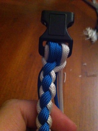 Paracord 4-strand Round Braid : 4 Steps - Instructables 4 Strand Paracord Braid, Hairstyles Medium Long Hair, Braid Wedding Hairstyles, 4 Strand Round Braid, Parachute Cord Bracelets, Cord Bracelet Diy, Braided Dog Leash, Paracord Belt, Round Braid