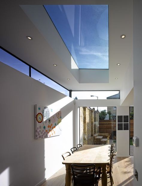 Love the high level/clerestory windows and skylight.: Skylights Ideas, Flat Roof Extension, Skylight Kitchen, Roof Extension, Plafond Design, Clerestory Windows, House Extension Design, Roof Window, Glass Roof