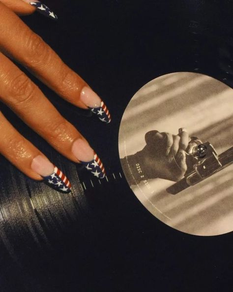 Beyonce’s Latest Manicure Is an Ode to 'Cowboy Carter' Cowboy Carter Inspired Nails, Cowboy Carter Photoshoot, Cowboy Carter Nails, Cowboy Carter Aesthetic, American Flag Nails, Beyonce Concert Outfit, Cowboy Nails, Beyonce Instagram, Beyonce Concert