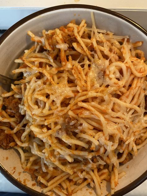 Spaghetti Cheese, Spicy Snacks Recipes, Cheese Spaghetti, Healthy Food Motivation, Homemade Snacks, Food Goals, Food Diary, Hot Meals, Food Obsession