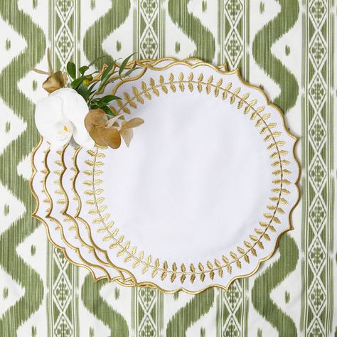 Laurel Embroidery, Mrs Alice, Gold Garland, White Placemats, Bamboo Cutlery, Christmas Gathering, Linen White, Christmas Tablescapes, Elegant Dining