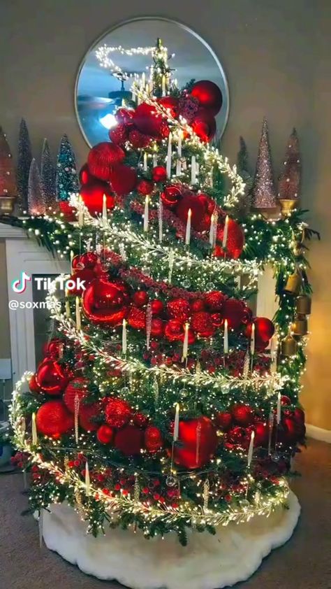 Cinderella Christmas Tree, Cinderella Christmas, Christmas Tree Roses, Merry Christmas Animation, Christmas Decorations Diy Crafts, Christmas Shoot, Elegant Christmas Trees, Creative Christmas Trees, Christmas Decor Inspiration