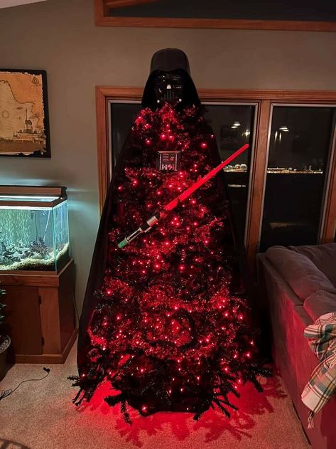 Darth Vader Christmas Tree, Star Wars Christmas Tree, Darth Vader Christmas, Gothic Christmas, Christmas Tree Decorating Themes, Real Christmas Tree, Star Wars Christmas, Creative Christmas Trees, Christmas Themes Decorations