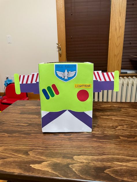 Buzz Lightyear Valentine Box Ideas, Toy Story Valentine Box Ideas, Spiderman Valentines, Diy Valentine's Mailbox, Big Kid Crafts, Valentines Day Box Ideas, Diy Valentines Box, Valentines Day Box, Kids Valentine Boxes