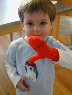 Easy Knitted Mittens Pattern for Small Child Kids Mittens Knit, Baby Mittens Knitting Pattern, Baby Mittens Knitting, Crochet Fingerless Gloves Free Pattern, Crochet Baby Mittens, Toddler Mittens, Knitted Mittens Pattern, Kids Mittens, Hand Painted Yarn