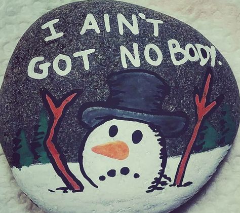 Winter Themed Painted Rocks, Christmas Rocks Painting Ideas, Snowman Painted Rocks, Winter Painted Rocks Ideas, Winter Painted Rocks, Melted Snowman Art, Funny Rock Painting Ideas, Snowman Rocks, Snowman Melting