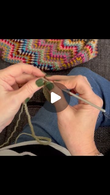 Kathryn on Instagram: "Tutorial 2 for chevron moss stitch.  I hope it’s easy to follow.   #crochettutorial  #crochetlove  #crochetlover #igcrochet  #instacrochet  #crochetgram #crochetaddict  #yarn #yarnlove #makersgonnamake" Moss Stitch Crochet, Instagram Tutorial, Stitch Crochet, Moss Stitch, Crochet Lovers, Crochet Stitches Patterns, Knitted Blankets, Crochet Tutorial, Creating Art