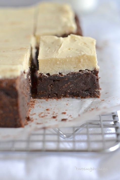 Irish Cream Brownies, Canned Butter, Bar Cookies, Brownie Recipe, Brownie Bar, Irish Cream, Best Dessert Recipes, How Sweet Eats, Holiday Desserts