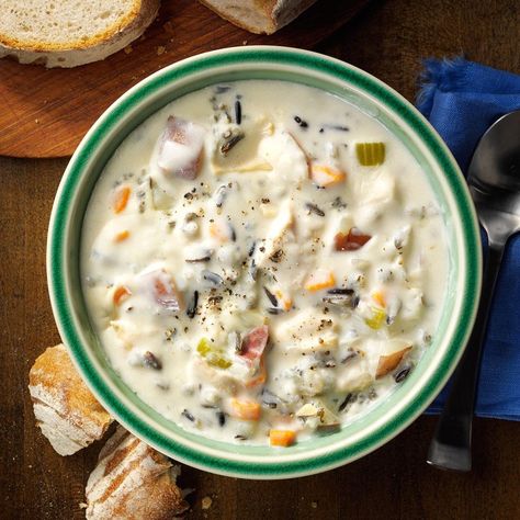 Turkey and Wild Rice Soup Turkey Wild Rice Soup, Wild Rice Soup Recipes, Chicken Wild Rice Soup, Rice Soup Recipes, Homemade Soup Recipe, Chicken And Wild Rice, Asparagus Soup, Turkey Soup, Wild Rice Soup