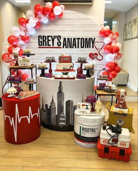 Greys Anatomy Party Ideas, Greys Anatomy Party, Doctor Party Decorations, Medical School Graduation Party Ideas, Medical Themed Parties, Nurse Graduation Party Decorations, Medical Party, Doctor Birthday, Doctor Party