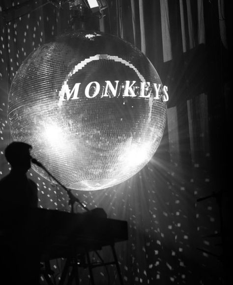 Arctic Monkeys Pfp, Sziget Festival, Arctic Monkeys Wallpaper, Kaptan Jack Sparrow, Monkey 3, Go Wallpaper, Car Tour, Artic Monkeys, Ipad 1