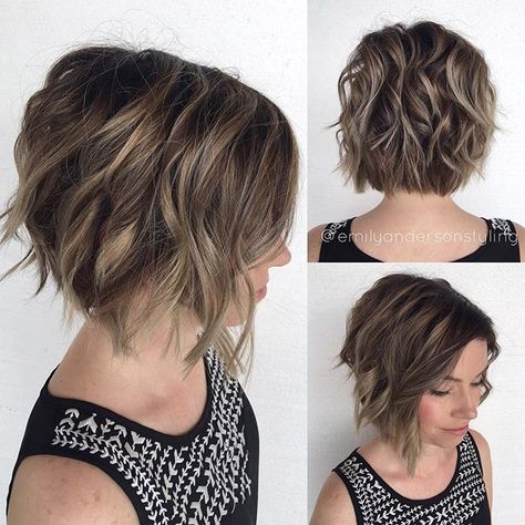 Peinados Classy Short Haircuts, Wavy Angled Bob, Hairstyles For Thick Hair, Thick Wavy Hair, Stylish Short Haircuts, Bob Hairstyles For Thick, Wavy Haircuts, Haircuts For Wavy Hair, Short Hairstyles For Thick Hair