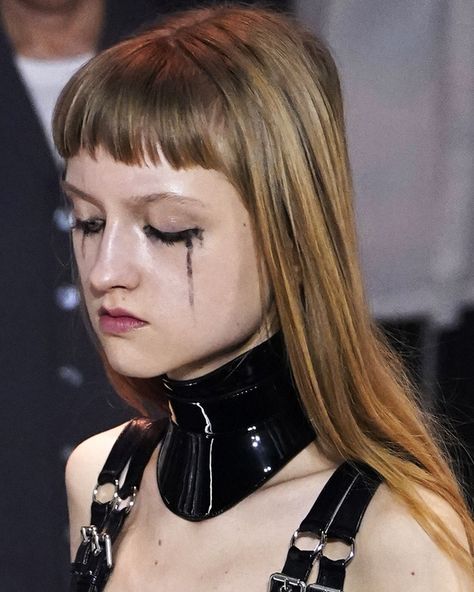 Gucci Fall 2020 Runway Beauty: Mascara Tears Are In Halloween Runway Fashion, Mascara Tears Make Up, Runny Mascara Makeup, Goth Fashion Runway, Runny Makeup Aesthetic, Running Mascara Aesthetic, Runny Mascara Aesthetic, Black Tears Makeup, Blood Tears Makeup