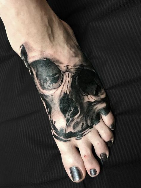 Tatoo Styles, Skull Hand Tattoo, Torso Tattoos, Demon Tattoo, Sweet Tattoos, Horror Tattoo, Awesome Tattoos, Old Tattoos, Tattoo Design Book