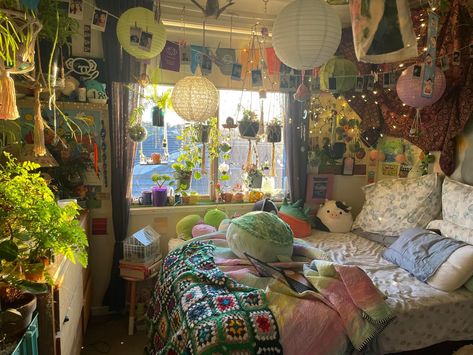 Creative Room Ideas, Creative Room, Hippy Room, Chill Room, Room Redesign, Grunge Room, Indie Room, Cute Bedroom Decor, Cute Room Ideas