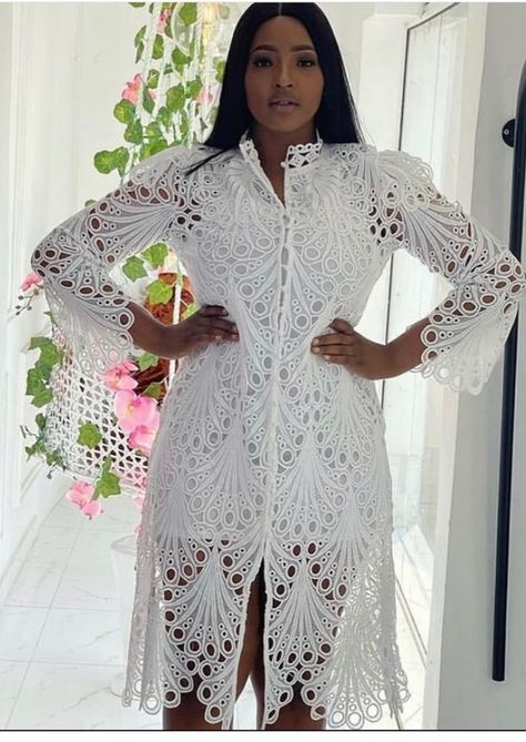 Cord Lace Short Gown Styles, Lace Short Gown Styles, Lacey Outfits, Lace Top Styles, Corporate Gowns, Corded Lace Dress, Chic Attitude, Lace Dress Classy, White Lace Gown