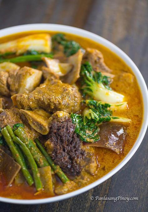 Beef Short Rib Kare Kare Recipe Filipino Kare Kare, Beef Kare Kare Recipe, Karekare Recipe Filipino Food, Kare Kare Recipe Philippines, Kare Kare Recipe, Pilipino Food Recipe, Phillipino Food, Easy Filipino Recipes, Philippine Cuisine