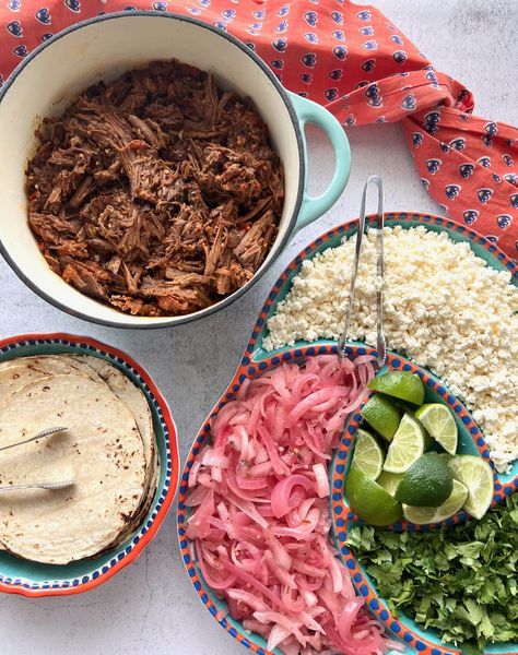 Mexican Food Bars For Parties, Fall Taco Bar, Maruchan Bar For Party, Taco Bar Party Ideas Food Stations, Street Taco Bar, Birthday Taco Bar, Taco Bar Buffet Set Up, Taco Dinner Party, Tacos For A Crowd