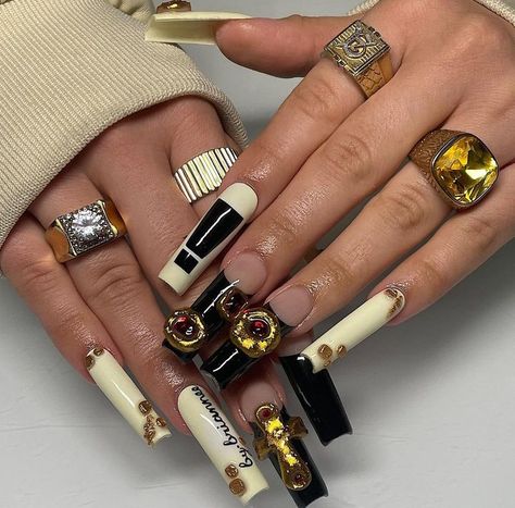 Baroque Nails, Glow Nails, Nails Square, Really Cute Nails, Nails Only, Gold Charms, Fire Nails, Dream Nails, Funky Nails