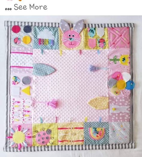 Baby Play Mat Diy Sewing Free Pattern, Diy Tummy Time Mat, Sensory Mats Diy, Play Mat Diy, Boys Knitting Patterns Free, Baby Activity Mat, Baby Quiet Book, Baby Toys Diy, Fidget Quilt