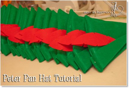 peter pan hat ♥ http://felting.craftgossip.com/2014/05/28/peter-pan-hat-tutorial-with-pattern/ Peter Pan Jr, Peter Pan Hat, Peter Pan Costumes, Peter Pan Party, Peter Pan And Tinkerbell, Tinkerbell Party, Hat Tutorial, Fairy Birthday, Diy Hat