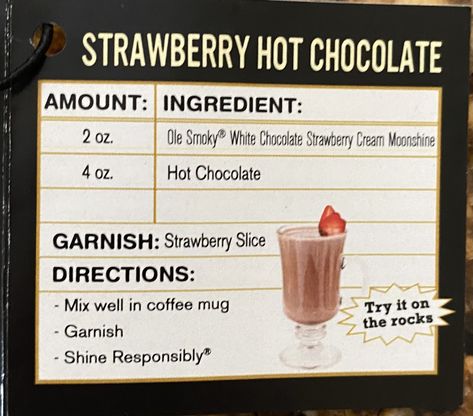 Moonshine Recipe, White Chocolate Recipes, White Chocolate Strawberries, Chocolate Garnishes, Yummy Alcoholic Drinks, Strawberry Slice, Strawberry Cream, Chocolate Strawberry, Camping Food