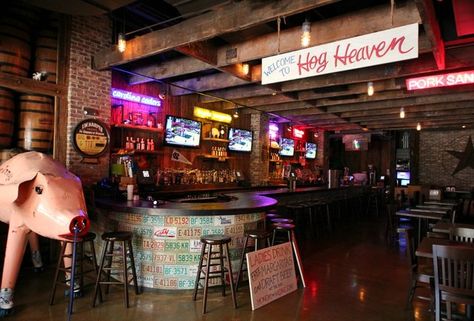 Miami's 7 sweetest dive bars Sport Bar Design, Las Vegas Images, Aeron Chair, Biker Bar, Dive Bars, American Bars, Chair Size, Bar And Grill, Dive Bar