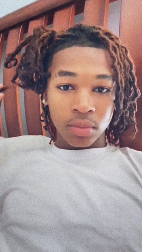 Dreadhead Aesthetic, 27 Piece Hairstyles, Dread Hairstyles For Men, Dread Head, Fine Shyt, Cute Dreads, Light Skin Men, Black Men Haircuts, Dark Skin Boys