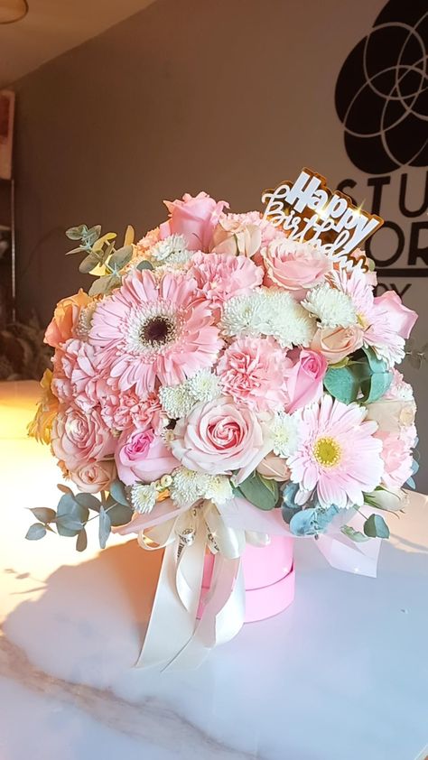 Bday Flowers, Color Rosa, Origami, Floral Wreath, Prom, Pastel, Flowers, Floral, Instagram