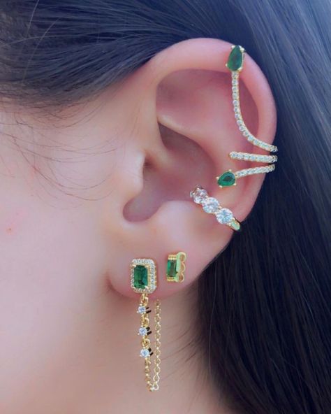 Emerald Green Prom Accessories, Emerald Green Jewelry Aesthetic, Slytherin Earrings, Green Jewelry Aesthetic, Slytherin Accessories, Emerald Aesthetic, Slytherin Jewelry, Hogwarts Life, Slytherin Clothes