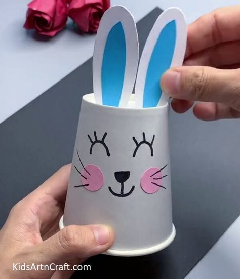 Easy to Make Paper Cup Bunny Craft Tutorial for Kids Check more at https://www.kidsartncraft.com/paper-cup-bunny-craft-tutorial-kids/ Paper Cup Crafts, Bunny Craft, Kindergarden Activities, Hand Crafts For Kids, Cup Crafts, Hand Crafts, Flash Card, Make Paper, Bunny Crafts