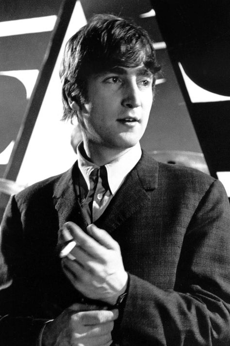 Dress shirt, Collar, Hand, Formal wear, Tie, Suit, Blazer, White-collar worker, Monochrome, Portrait, John Lennon Fashion, Cottagecore Fashion Male, Jhon Lennon, Bug Boy, John Lennon Beatles, Beatles Pictures, Beatles John, Yoko Ono, Paul George