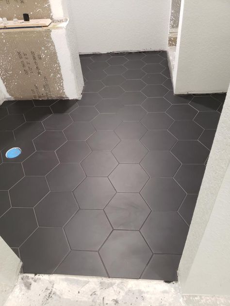 Black Hexagon Tiles Bathroom, Black Hexagon Tile Entryway, Black Octagon Tile Bathroom Floor, Octagon Tile Bathroom Floor, Large Hexagon Tile Floor, Black Hexagon Tile Bathroom Floor, Octagon Tile Bathroom, Palm Bathroom, Hexagon Bathroom Floor Tile