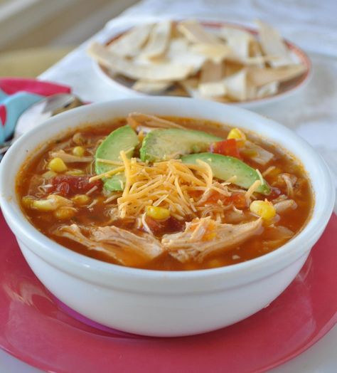 Chicken Tortilla Soup recipe chunky healthy easy recipe with rotisserie chicken, beans and corn tastes like cross of chicken chili and tortilla soup Chili Southern, Chili Video, Best Chicken Tortilla Soup, Tortilla Soup Easy, Creamy Chicken Tortilla Soup, Chicken Tortilla Soup Recipe, Crockpot White Chicken Chili, Chicken Tortillas Soups Recipe, White Chili Chicken Recipe