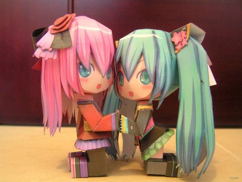 Chibi - Virtual idol - Hatsune Miku [Vocaloid] Chibi Hatsune Miku Ver.28 | Paperzone VN Chibi Hatsune Miku, Anime Papercraft, Miku Chibi, Printable Miniatures, Papercraft Anime, Anime Crafts Diy, Papercraft Download, Paper Decorations Diy, Anime Paper