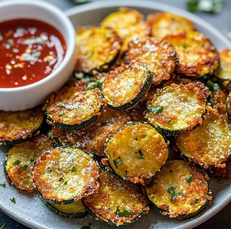 Yogurt Ranch Dip, Zucchini Dip, Greek Yogurt Ranch Dip, Baked Zucchini Chips, Yogurt Ranch, Greek Yogurt Ranch, Crispy Zucchini, Zucchini Chips Baked, Baked Zucchini