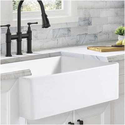 【Solid Construction】Farmhouse kitchen sink is made in white clay that is fired at 2900 °F for high strength and durability. HEAT-RESISTANT to 300°F. Solid construction, quiet sink.【Smart Design】30" white apron kitchen sink has two reversible front options: modern flat apron front or traditionally-inspired rounded apron with curve line; Optimized bottom slope make fireclay sink drain fast, no water pooling. Perfect for your white kitchen.【High glossy glaze】With smooth and non-porous glazed surfac Single Basin Kitchen Sink, White Farmhouse Sink, Ceramic Kitchen Sinks, Fireclay Farmhouse Sink, Farmhouse Kitchen Sink, Apron Sink Kitchen, Apron Front Sink, Kitchen Sinks Farmhouse, Fireclay Sink