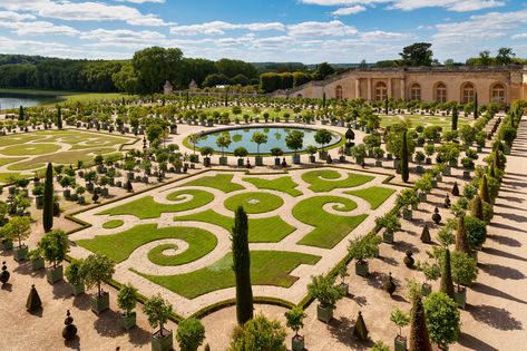 Marie Antoinette’s Private Garden Is Being Restored at Versailles Versailles Garden, Chateau Versailles, Formal Garden, Palace Of Versailles, Garden Route, Private Garden, Marie Antoinette, Versailles, Landscape Architecture