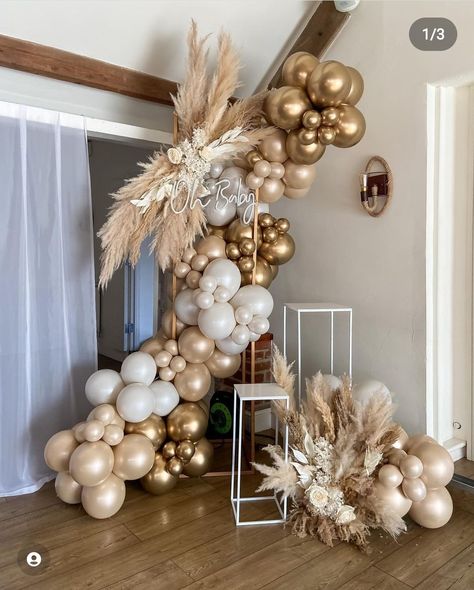 Engagement Party Aesthetic, Balloons For Baby Shower, White Balloon Garland, Deco Ballon, Anniversary Party Decorations, Deco Rose, Champagne Party, Communion Party, Birthday Party Theme Decorations