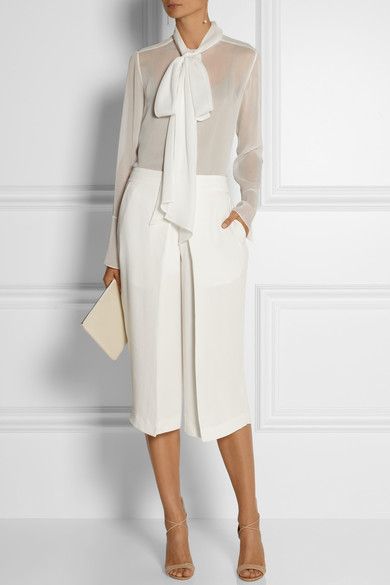 Joseph Billy Silk Culottes, Chloe Blouse, Pleated Culottes, Look Office, Business Outfit, Looks Chic, Office Fashion, White Fashion, Net A Porter